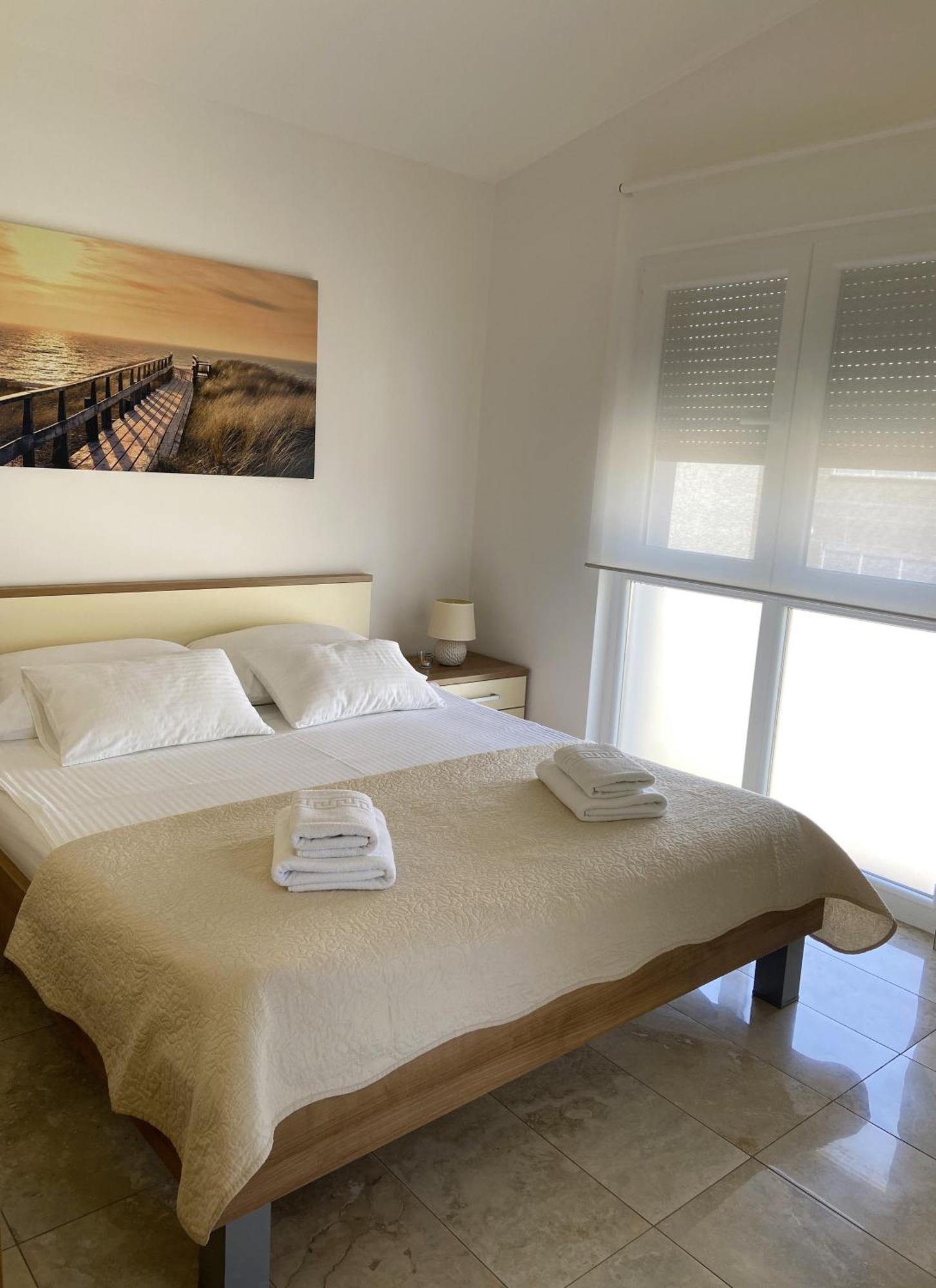 Adriatic Apartment *