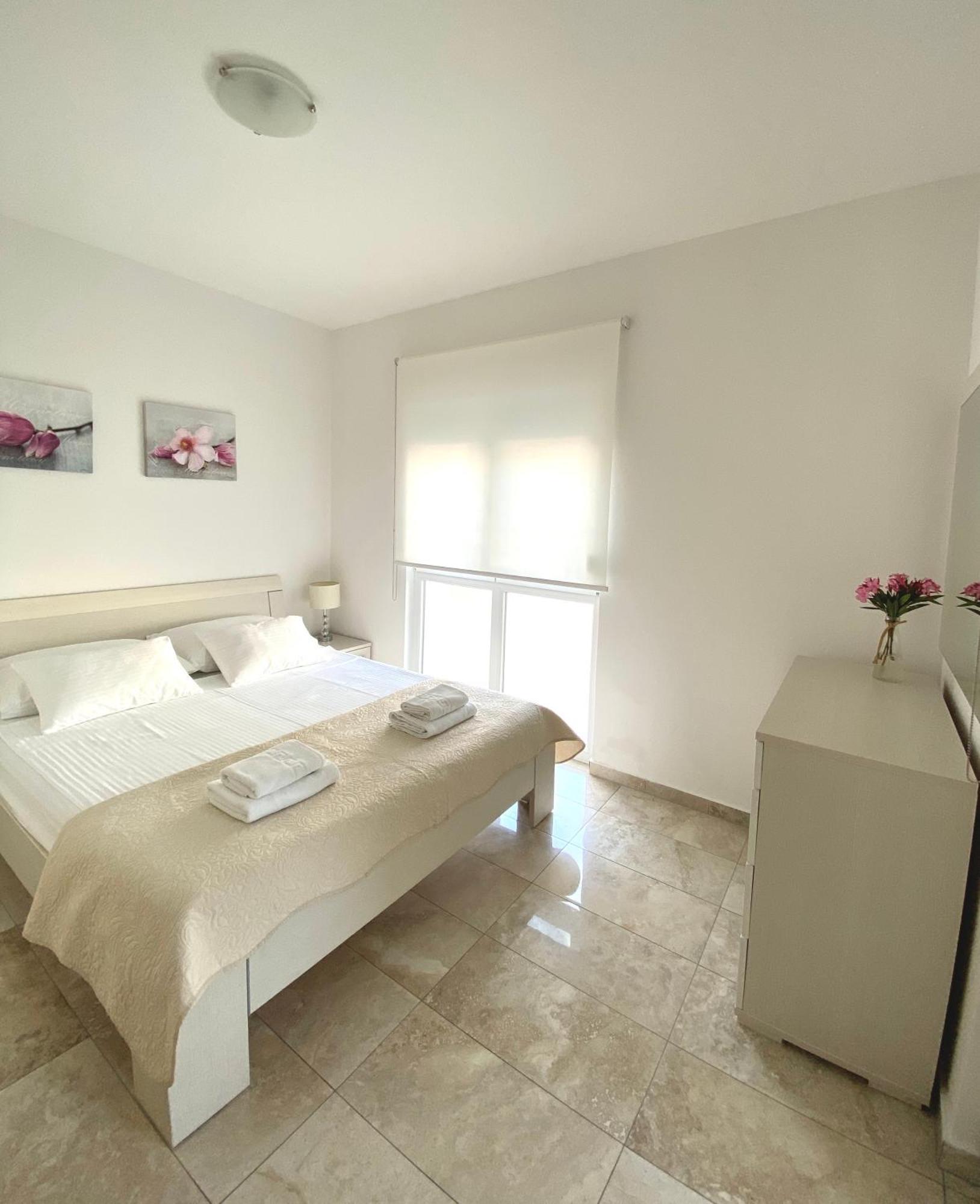 Adriatic Apartment *