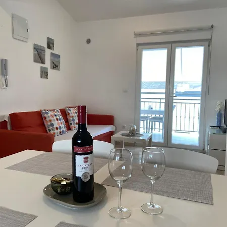 Apartmani Villa Adriatic Vir Exterior photo
