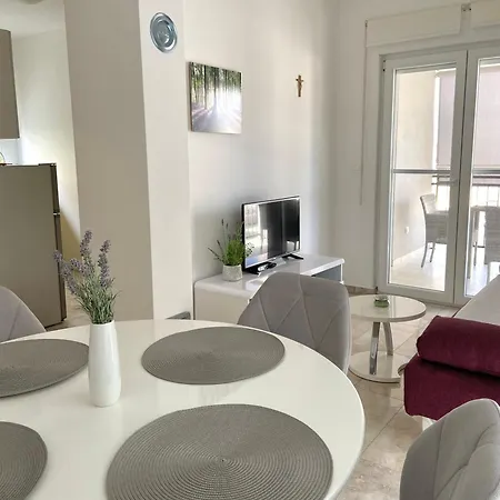 Apartmani Villa Adriatic Vir Exterior photo
